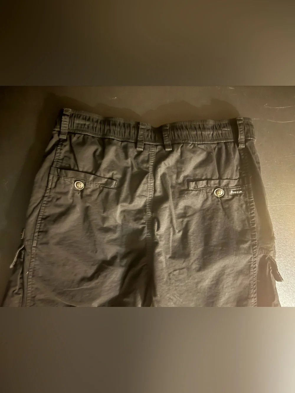 ZMYU-MEN Black Cargo Shorts with multiple pockets, Men’s Size 32. New with tags.